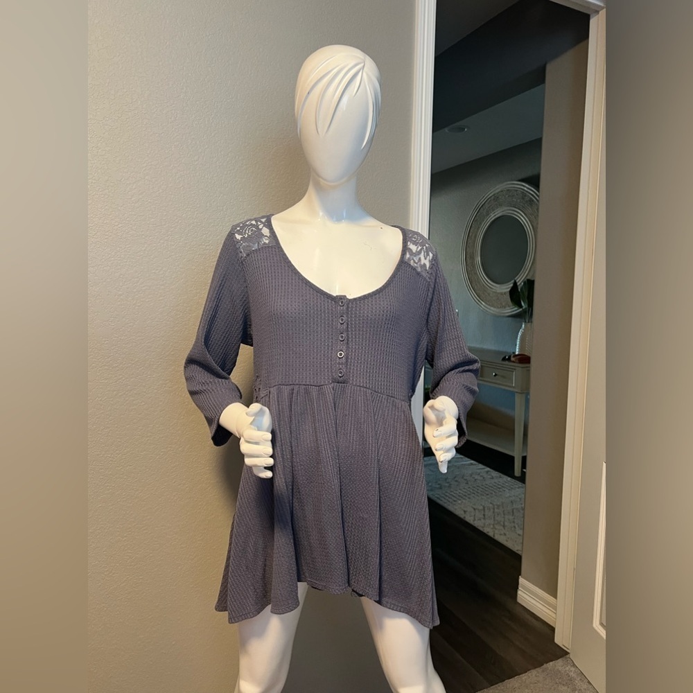 Torrid Babydoll Knit Round neckline Button-Front size 1
